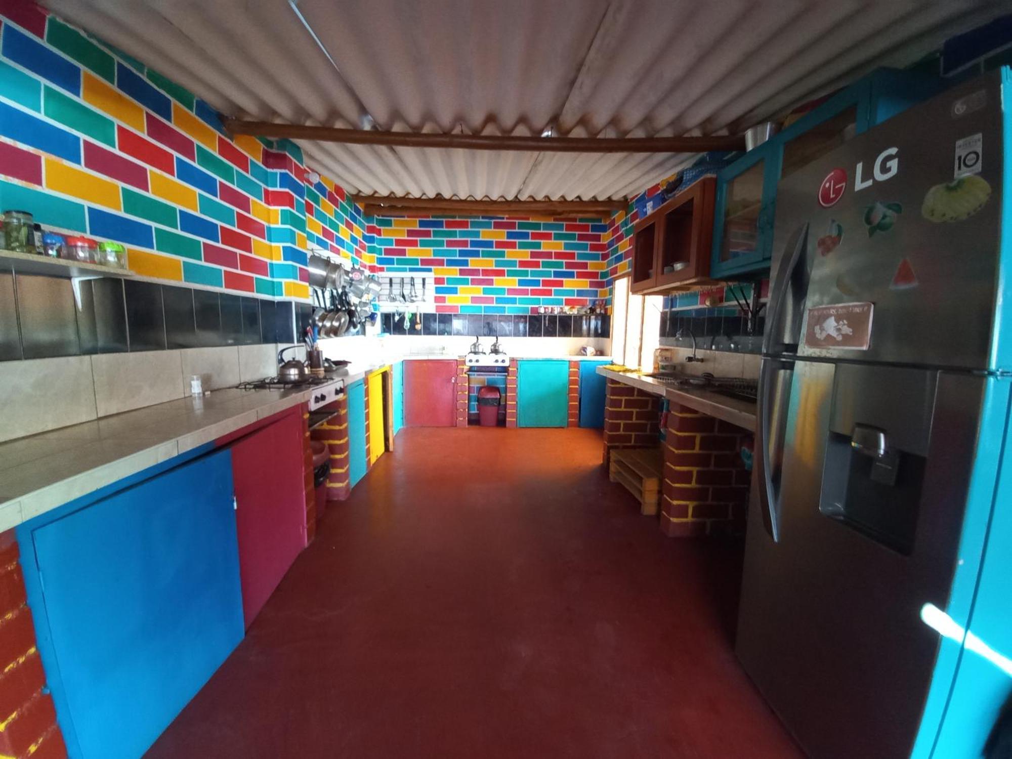 Big Mountain Hostel Уарас Экстерьер фото