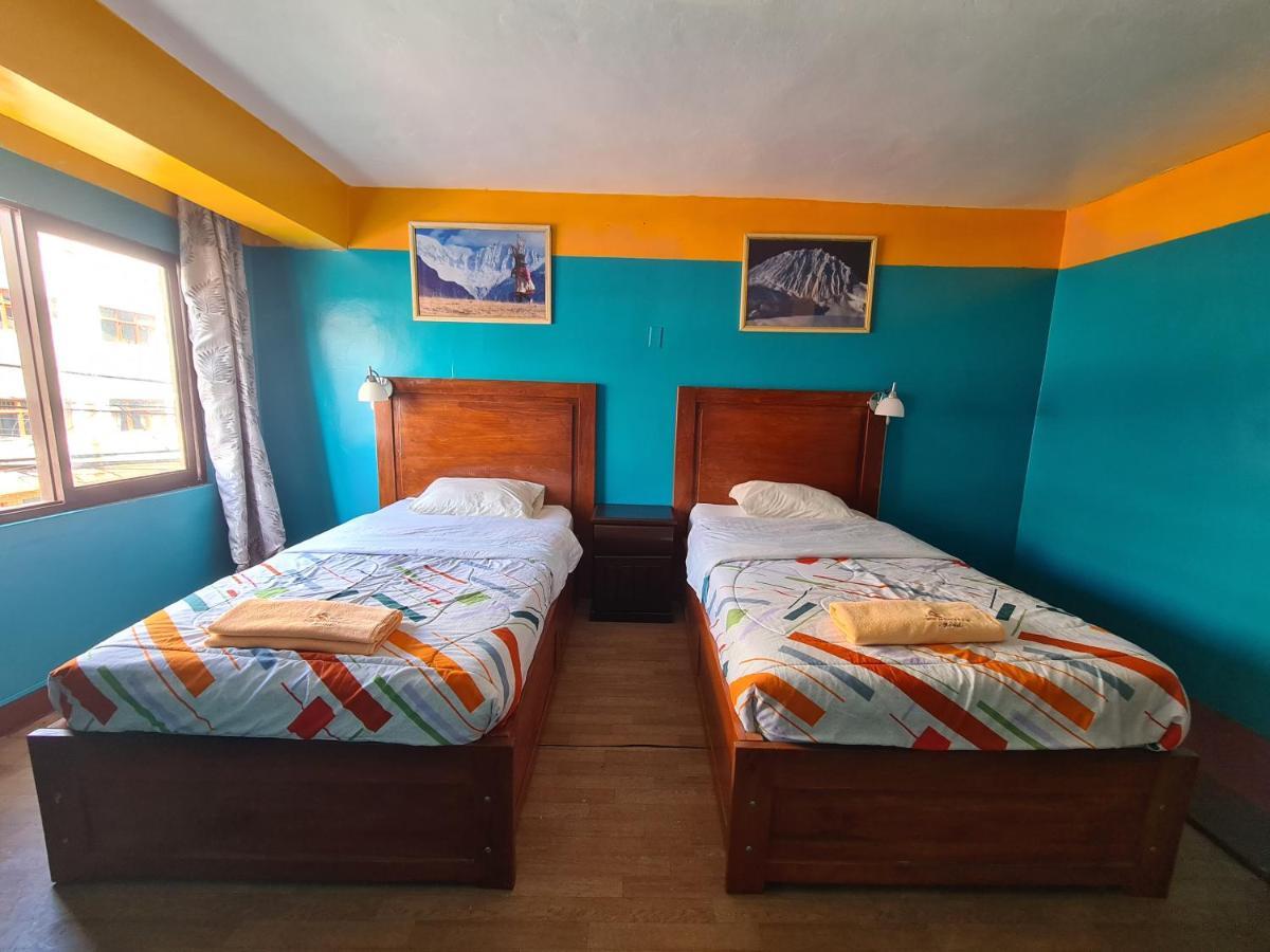 Big Mountain Hostel Уарас Экстерьер фото
