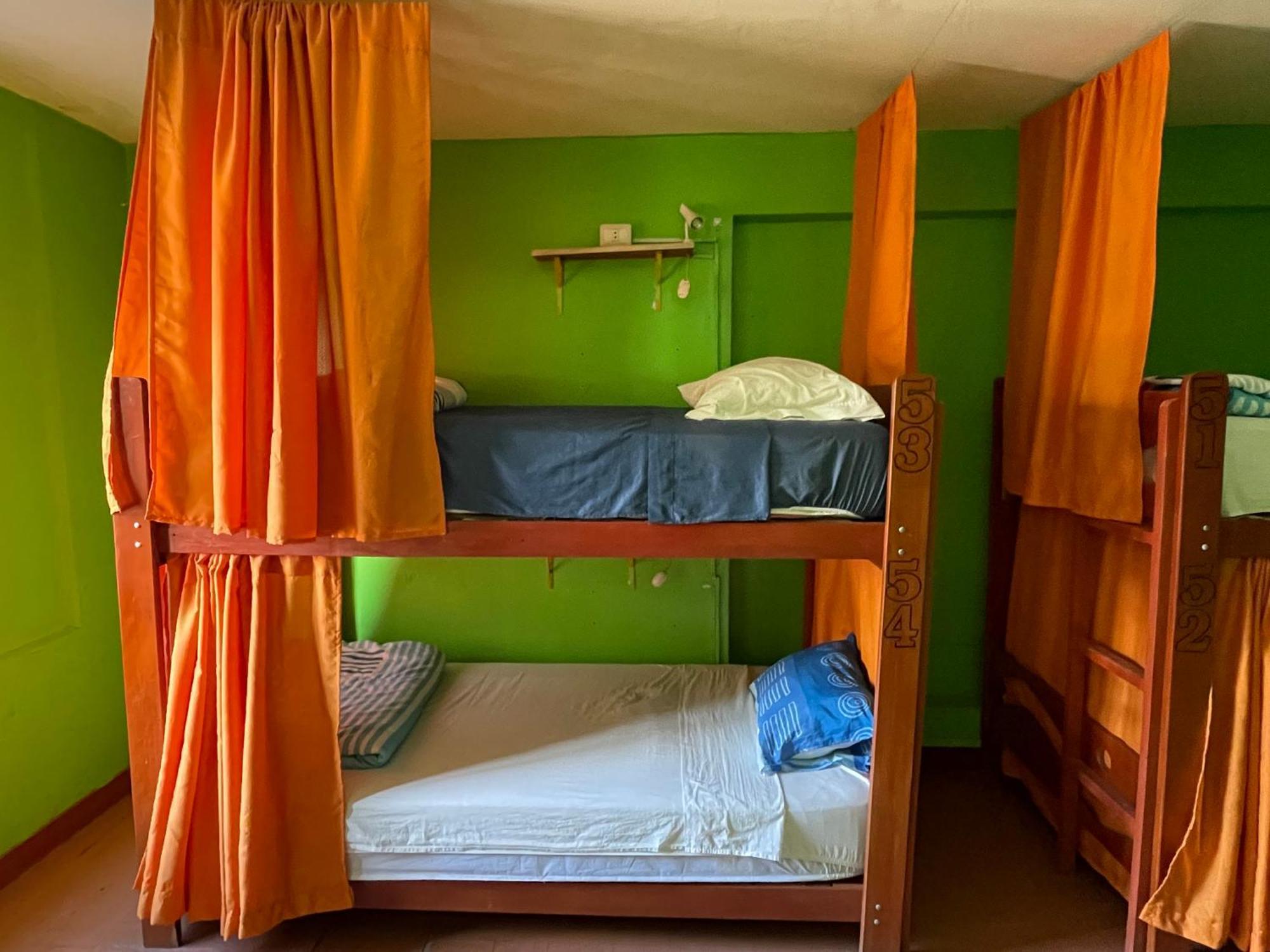 Big Mountain Hostel Уарас Экстерьер фото