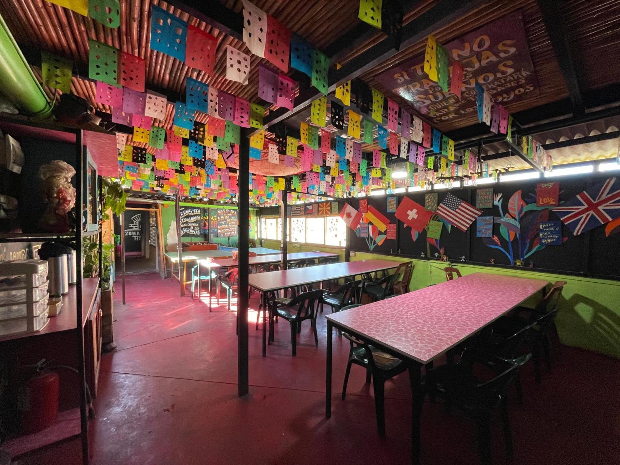 Big Mountain Hostel Уарас Экстерьер фото